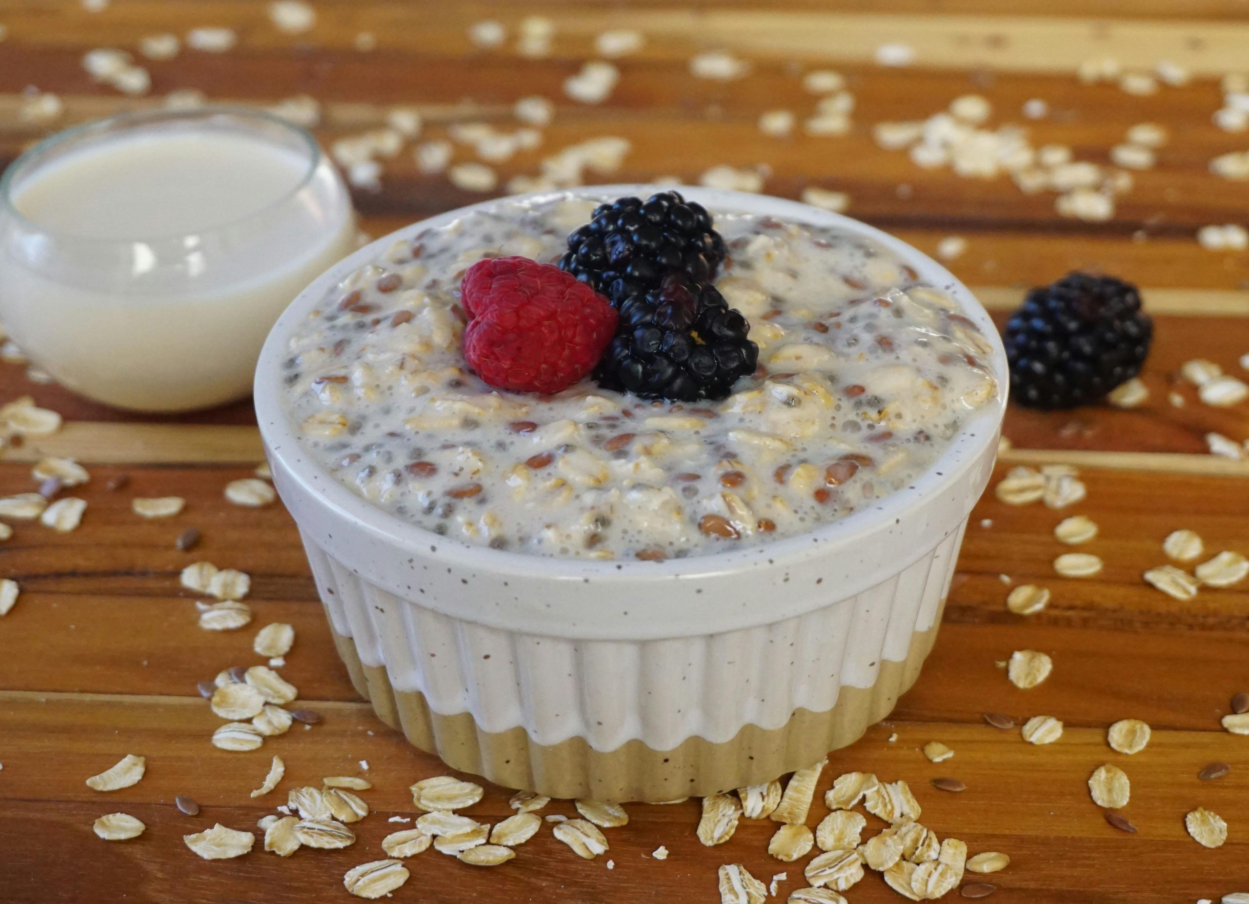 oatmeal with berries and nuts